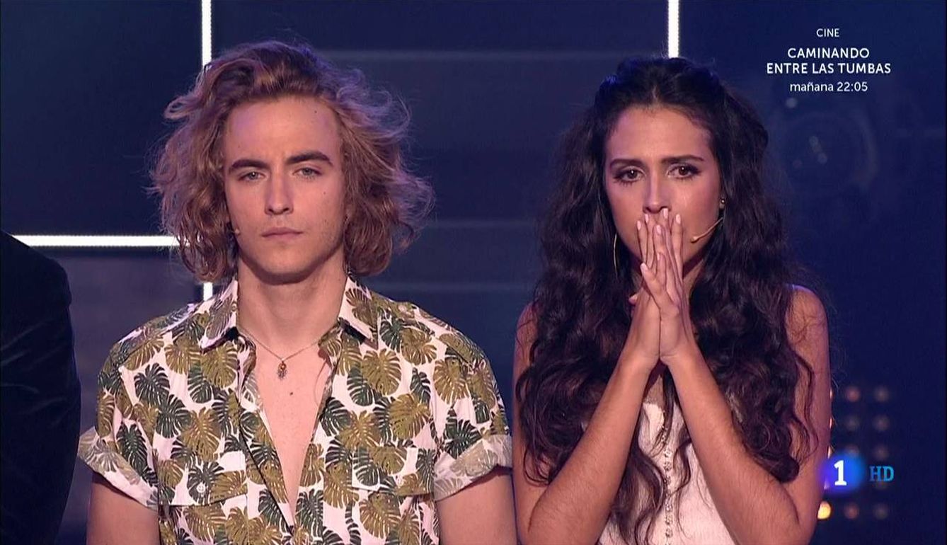 Mirela, junto a Manel Navarro, durante su paso por 'Objetivo Eurovisión'. (TVE)