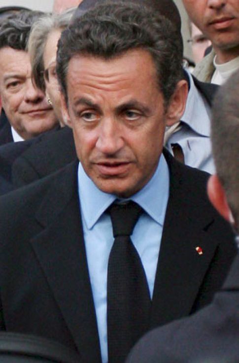 Foto: Sarkozy arremete contra dos fotógrafos que le seguían durante sus vacaciones