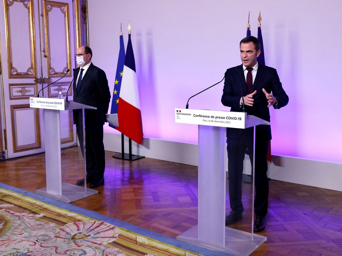 Foto: El primer ministro francés, Jean Castex (izq.), y el ministro de Sanidad, Olivier Veran (dcha.), ofrecen una rueda de prensa sobre la situación del covid-19 en París, Francia. (Thomas Samson/EFE)