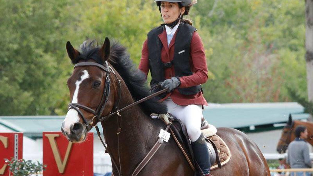 Fallece la amazona Elena Legarra a los 43 años tras recibir una coz de su caballo