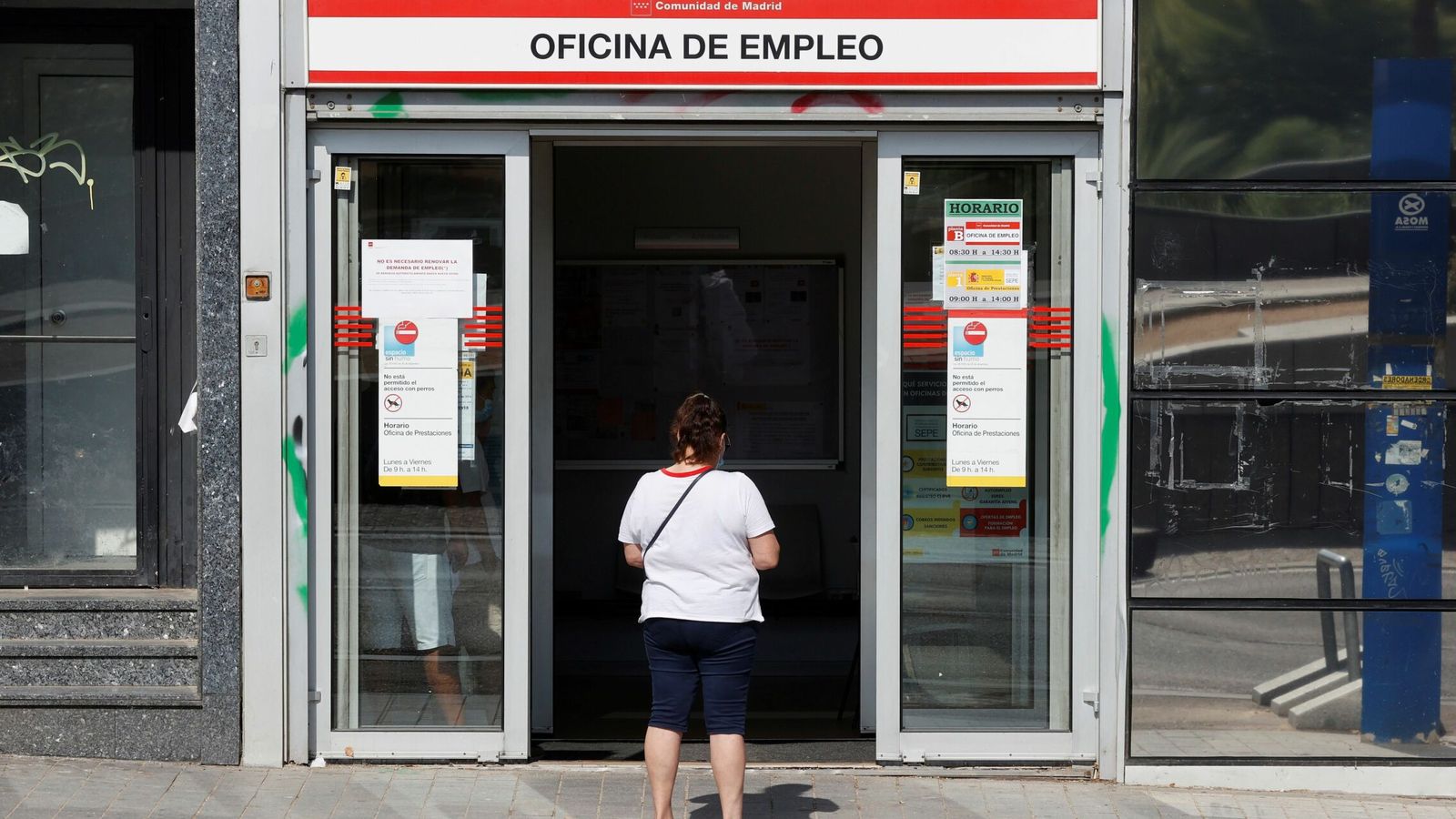 Foto: Imagen de una oficina de empleo en Madrid. (EFE/Juan Carlos Hidalgo)