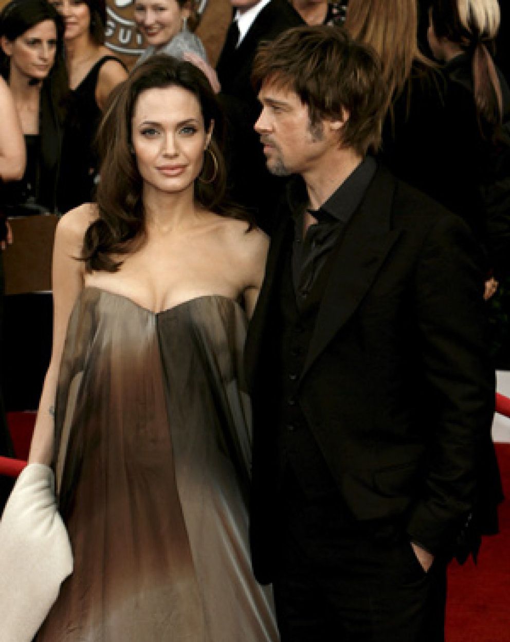 Foto: Los Hilton, contra Angelina Jolie