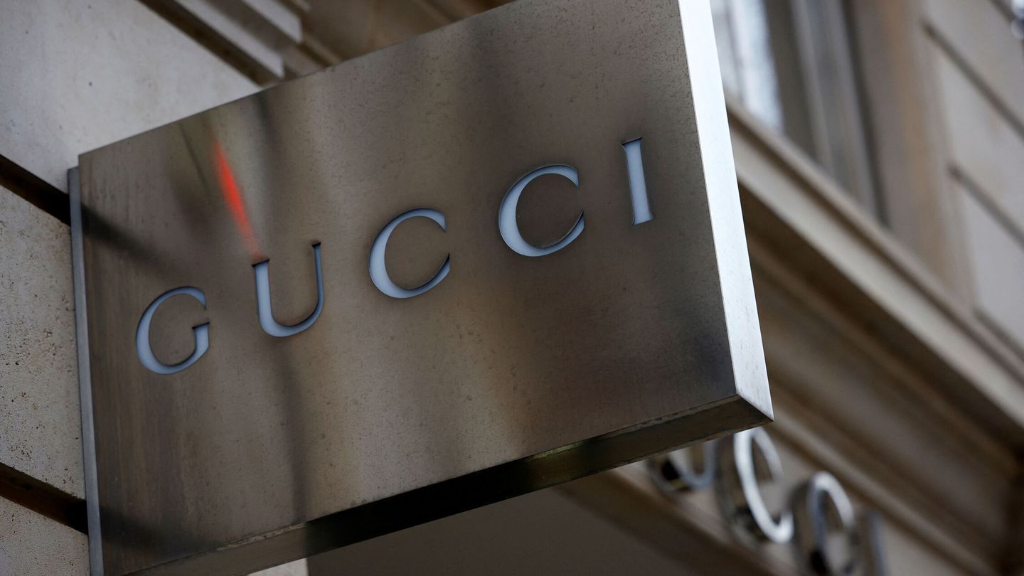Logo de Gucci de una tienda. (Reuters) 