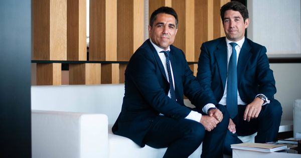Foto: Roberto Campos, director general de Avintia Inmobiliaria, y Juan Carrero, director de negocio inmobiliario. (Carmen Castellón)