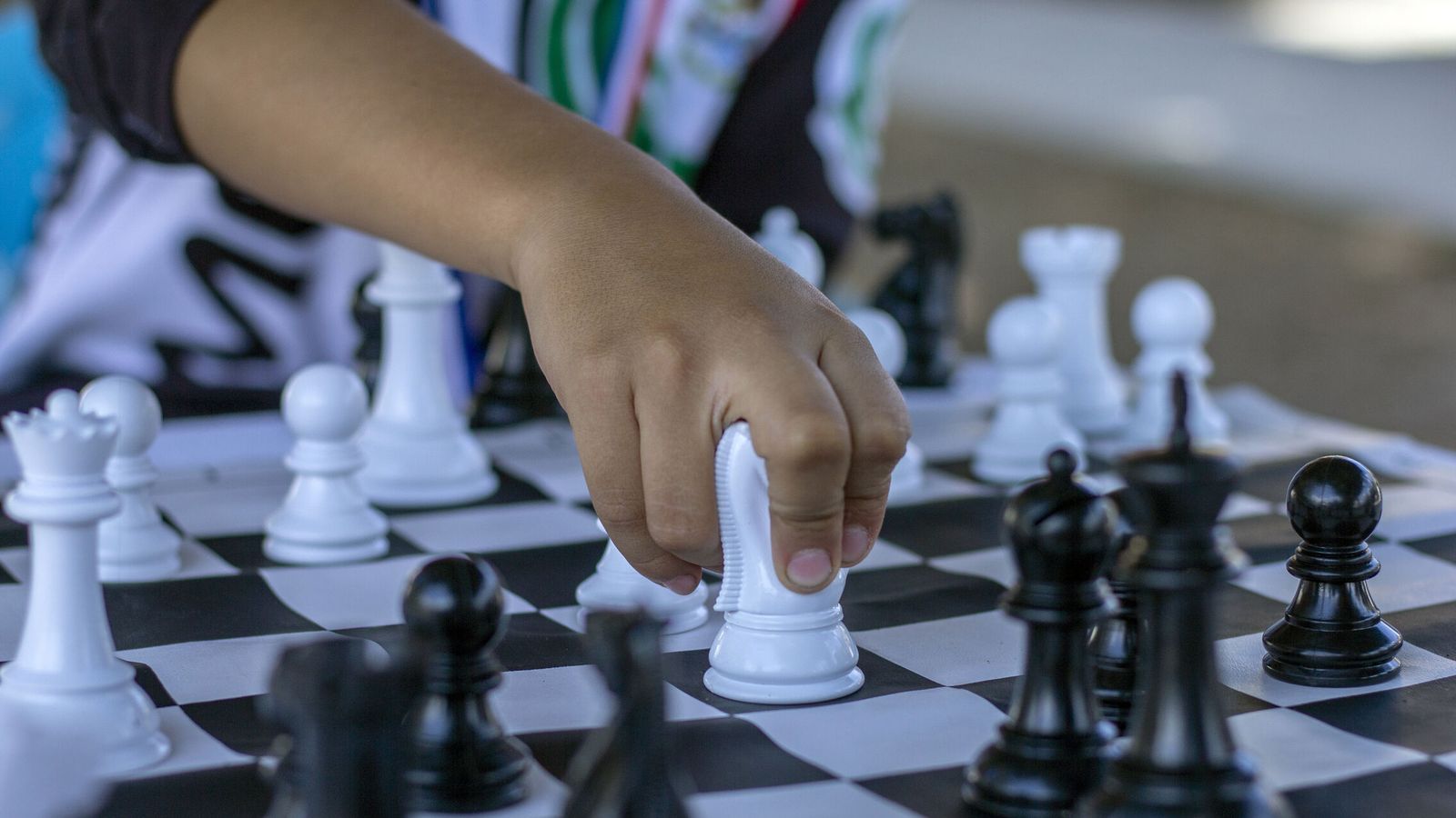 Partida de ajedrez en México. (EFE/Sergio Ángeles)