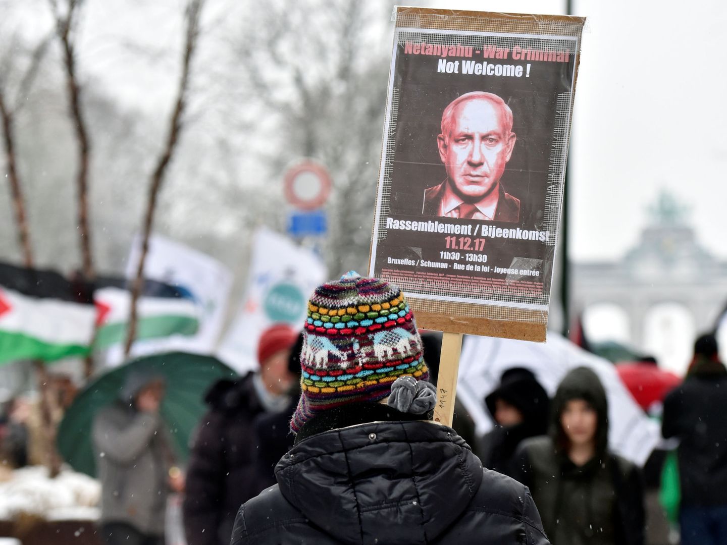 Manifestantes propalestinos protestan por la visita de Netanyahu, en Bruselas, el 11 de diciembre de 2017. (Reuters)