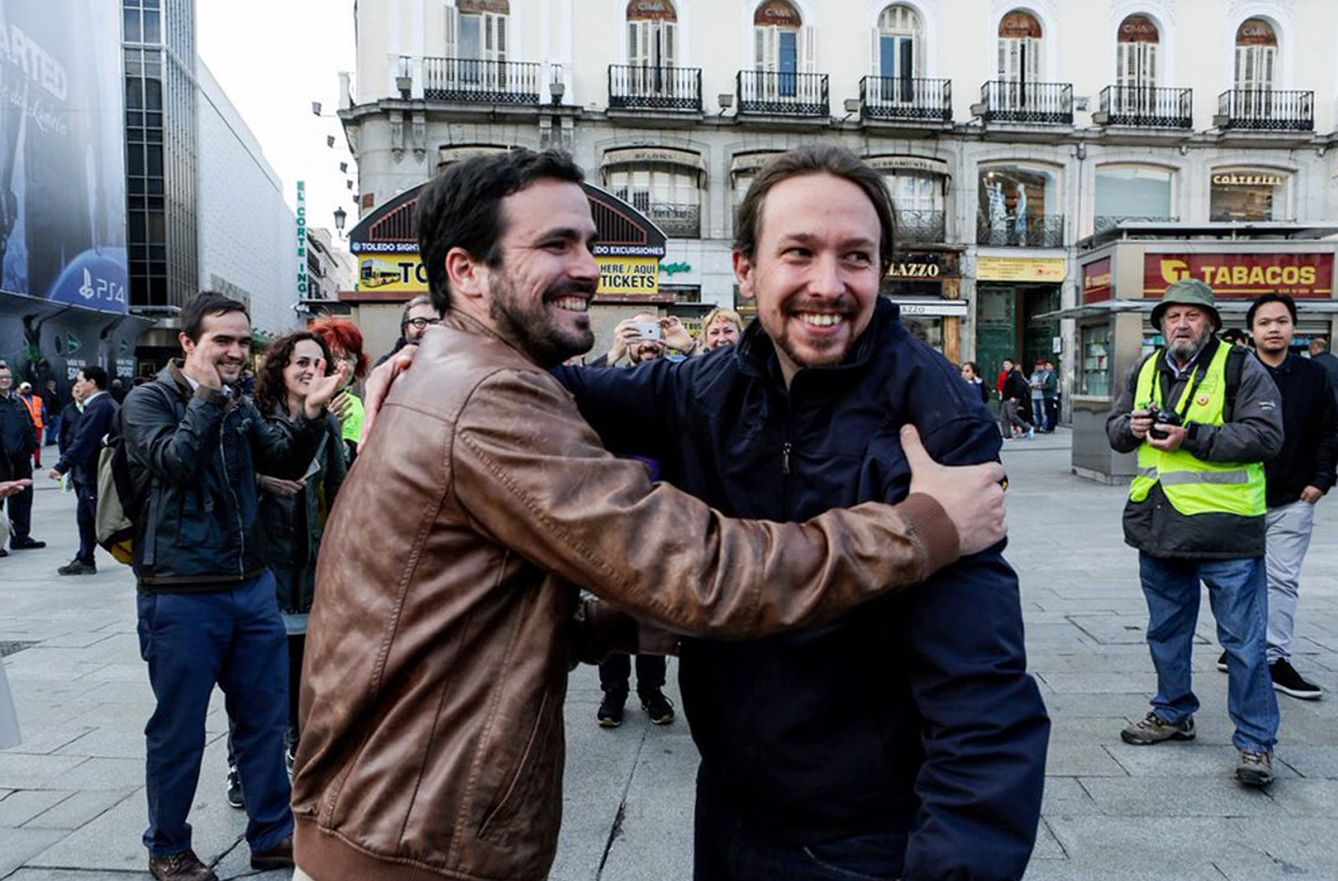 Alberto Garzón y Pablo Iglesias en Sol, el pasado 9 tras alcanzar su preacuerdo. (EFE)