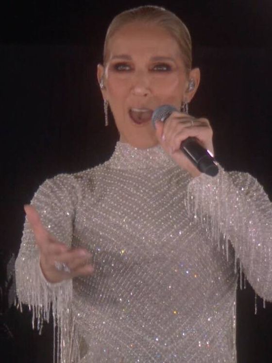 Céline Dion, poniendo el broche de oro a la ceremonia inaugural. (X/@juegosolimpicos)
