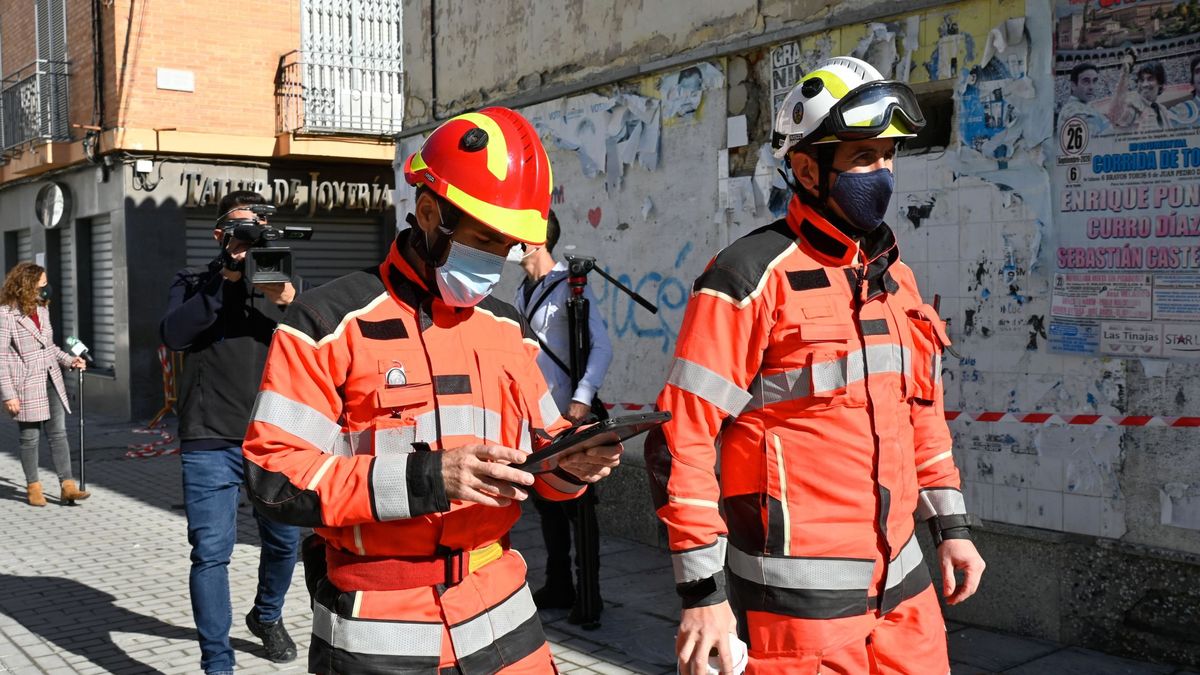 Mueren dos hermanos septuagenarios en el incendio de un piso en Sevilla