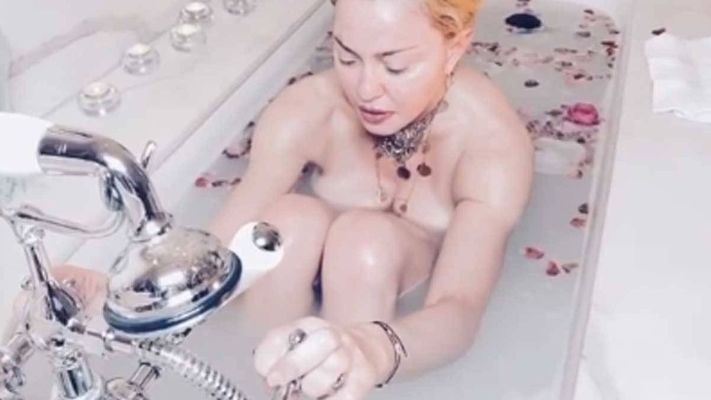  Capturas del vídeo de Madonna, eliminado ya de su Instagram. 