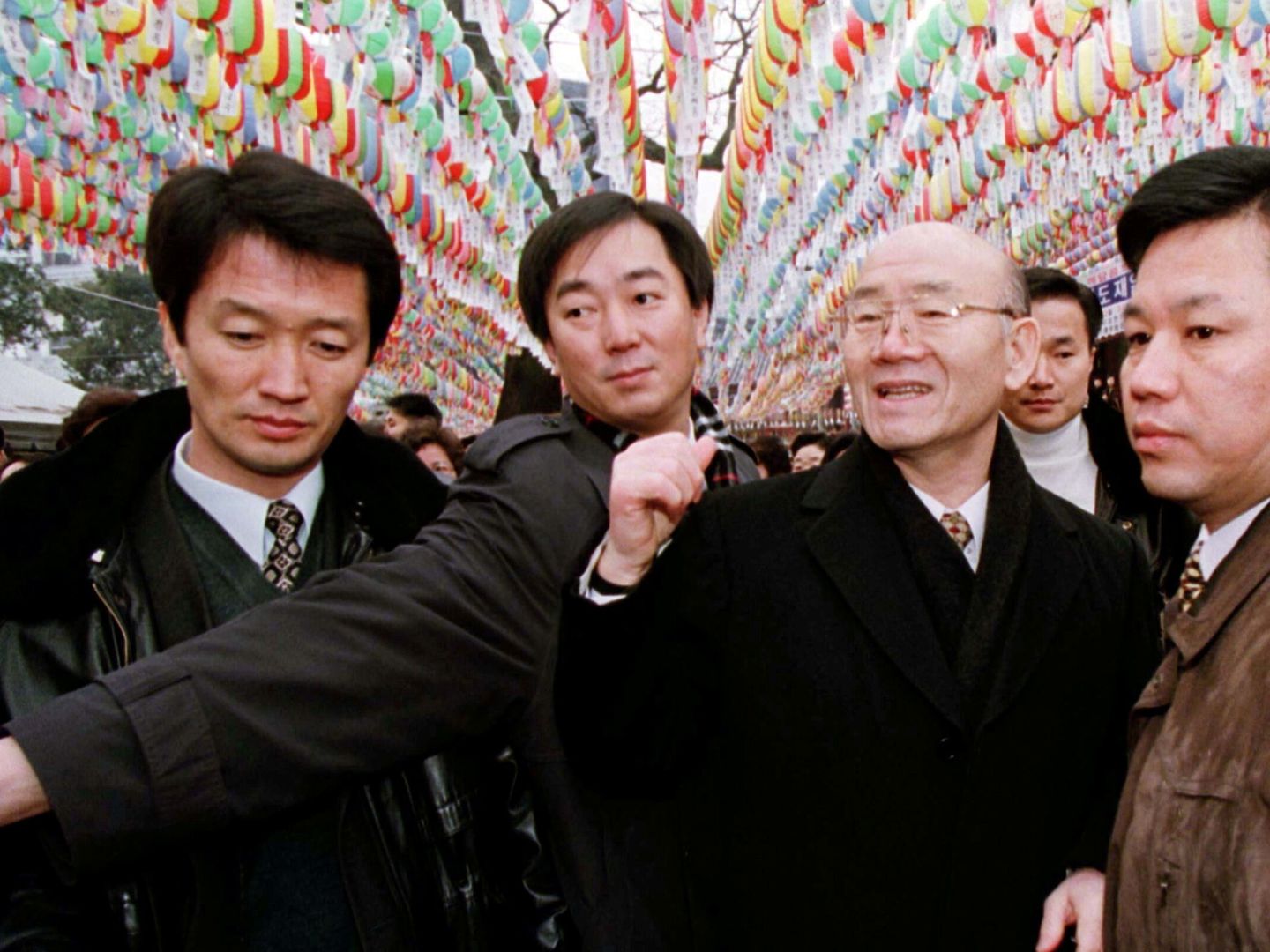 Chun Doo-hwan en el templo Chogye de Seúl en 1997. (Reuters/Lee Young Ho)