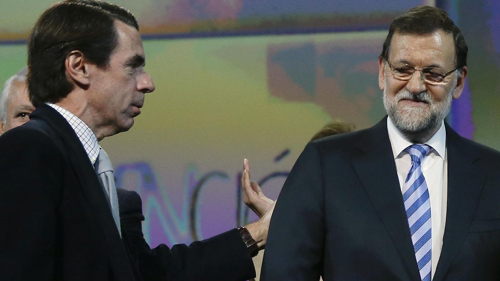 Foto: El presidente del Gobierno, Mariano Rajoy, junto a José María Aznar. (Efe)