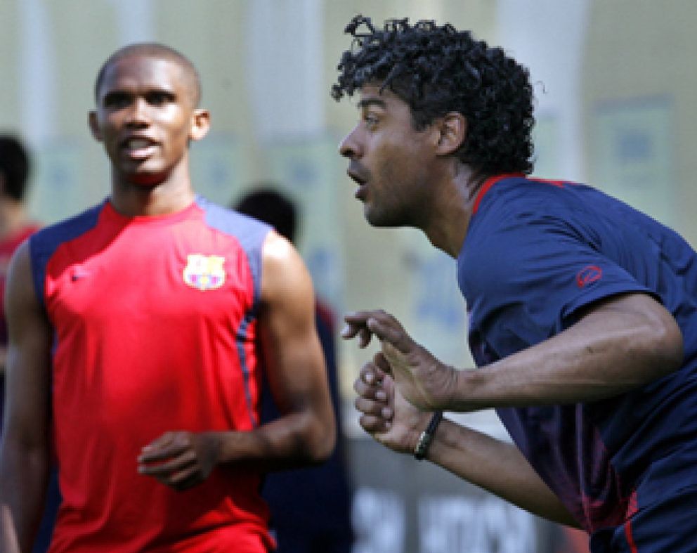 Foto: Laporta garantiza la continuidad de Rijkaard, Ronaldinho y Eto'o