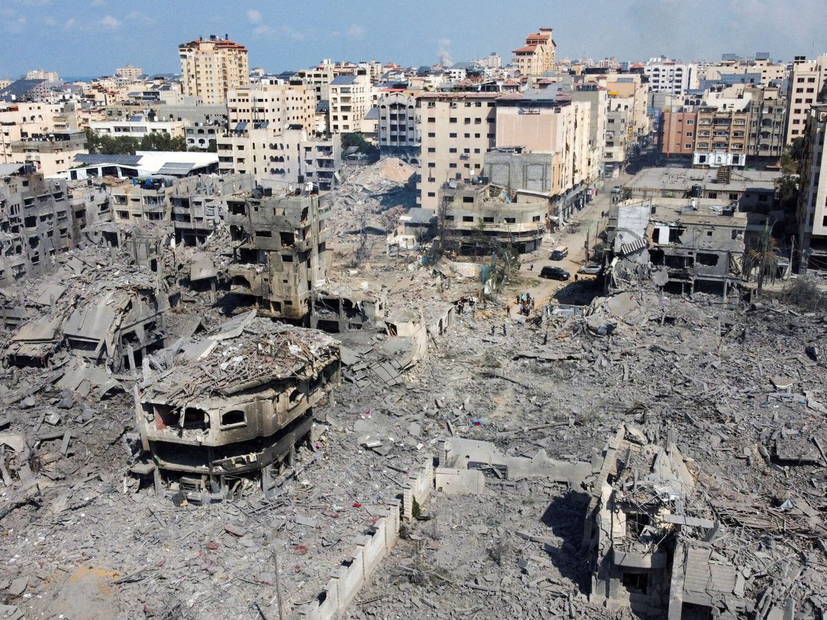 Foto: Restos de edificios tras un bombardeo en Gaza. (Reuters/Mohammed Salem)