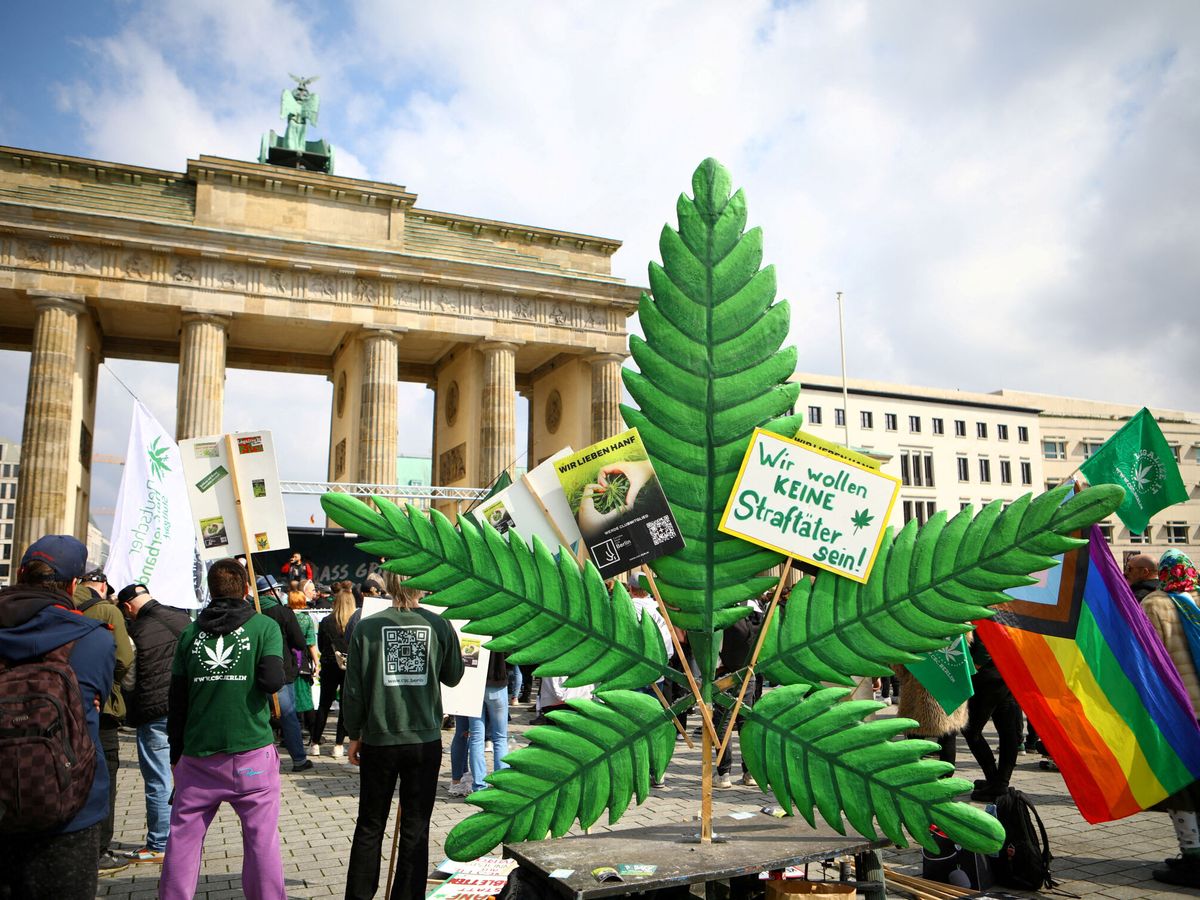 Foto: Concentración en Berlín para pedir la legalización del cannabis. (Reuters)