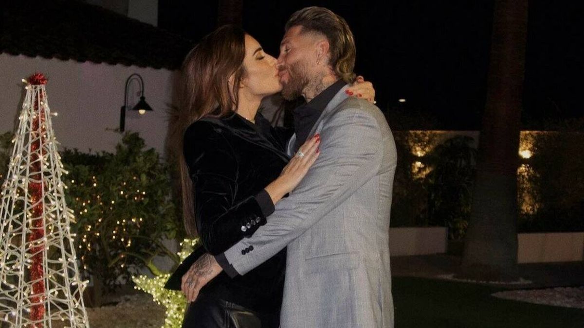 El romántico beso con el que Sergio Ramos y Pilar Rubio zanjan semanas de rumores