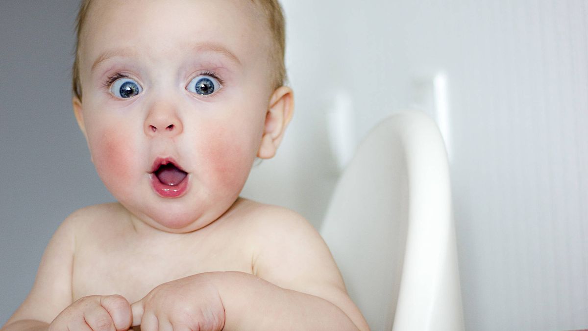 El sorprendente truco para vestir más rápido a los bebés y que se ha vuelto viral en TikTok