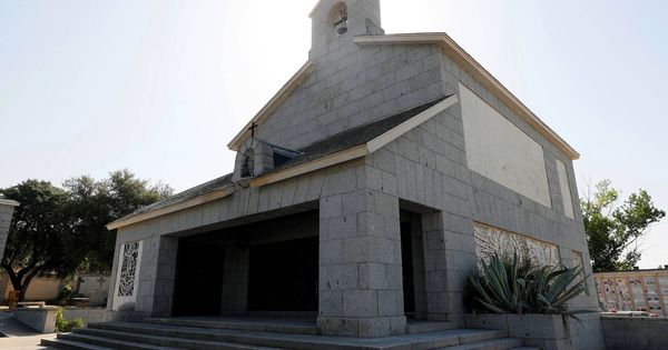 Foto: La capilla propiedad de la familia de Francisco Franco en el cementerio de El Pardo-Mingorrubio. (EFE)