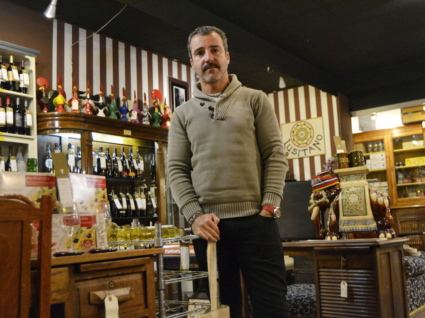 Carlos regenta su empresa de vinos O Lusitano desde Barcelona pero la sede está en Huesca. (M. Z.)