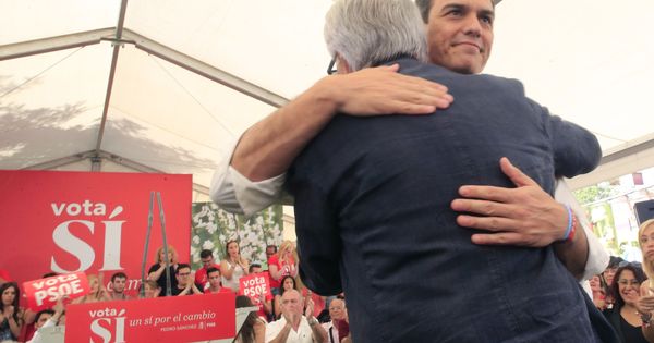 Foto: Pedro Sánchez y Felipe González, en su mitin juntos del 24 de junio de 2016 en Madrid, el día de cierre de campaña de las últimas generales. (EFE)