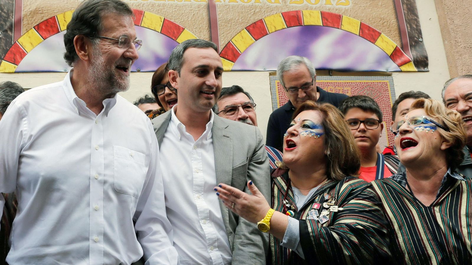 Foto: El presidente del Gobierno, Mariano Rajoy (i), junto al presidente de la Diputación de Alicante, César Sánchez, ayer. (EFE)