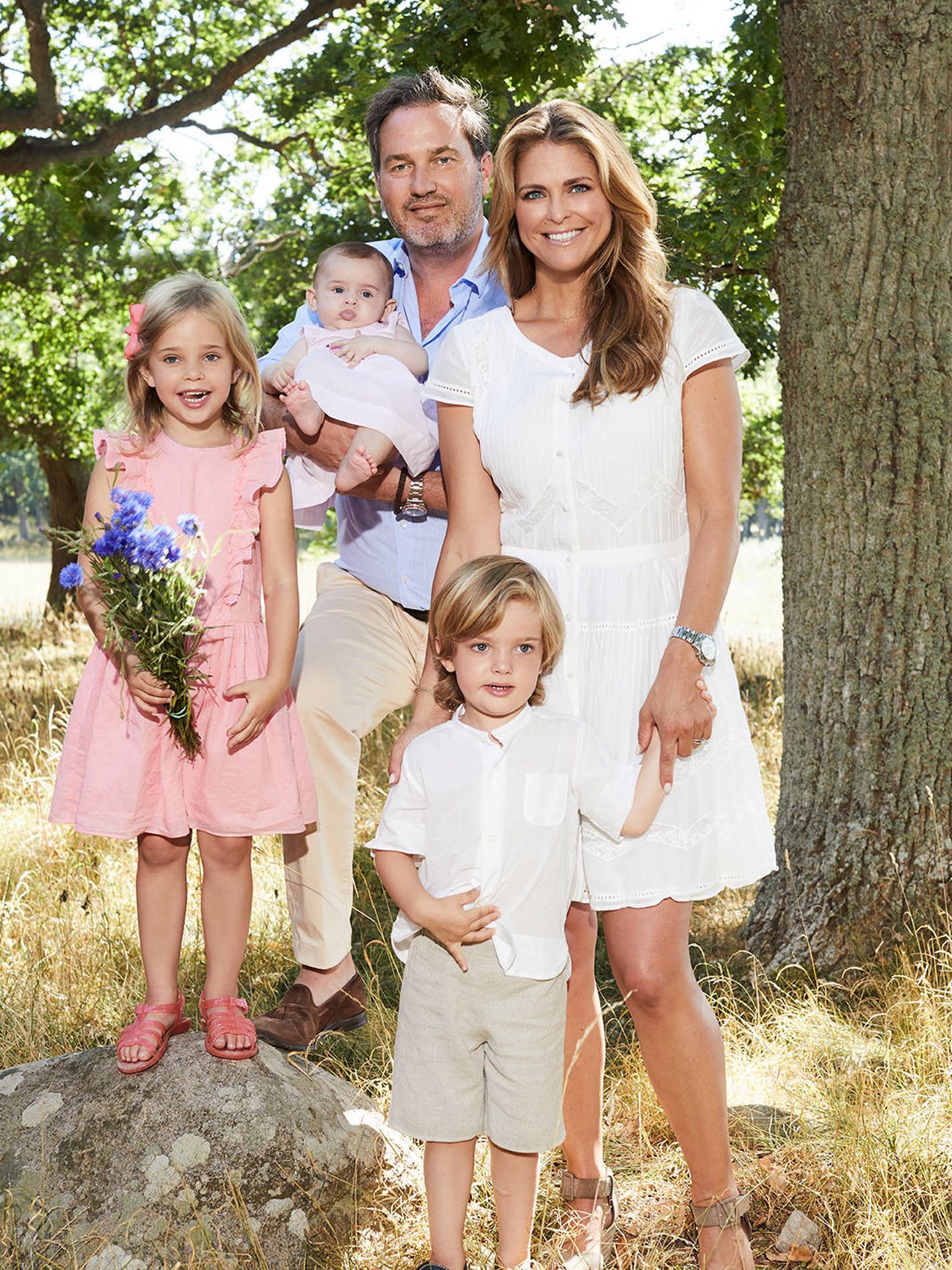 Magdalena de Suecia y Chris O'Neill, con sus tres hijos. (Casa Real Sueca)