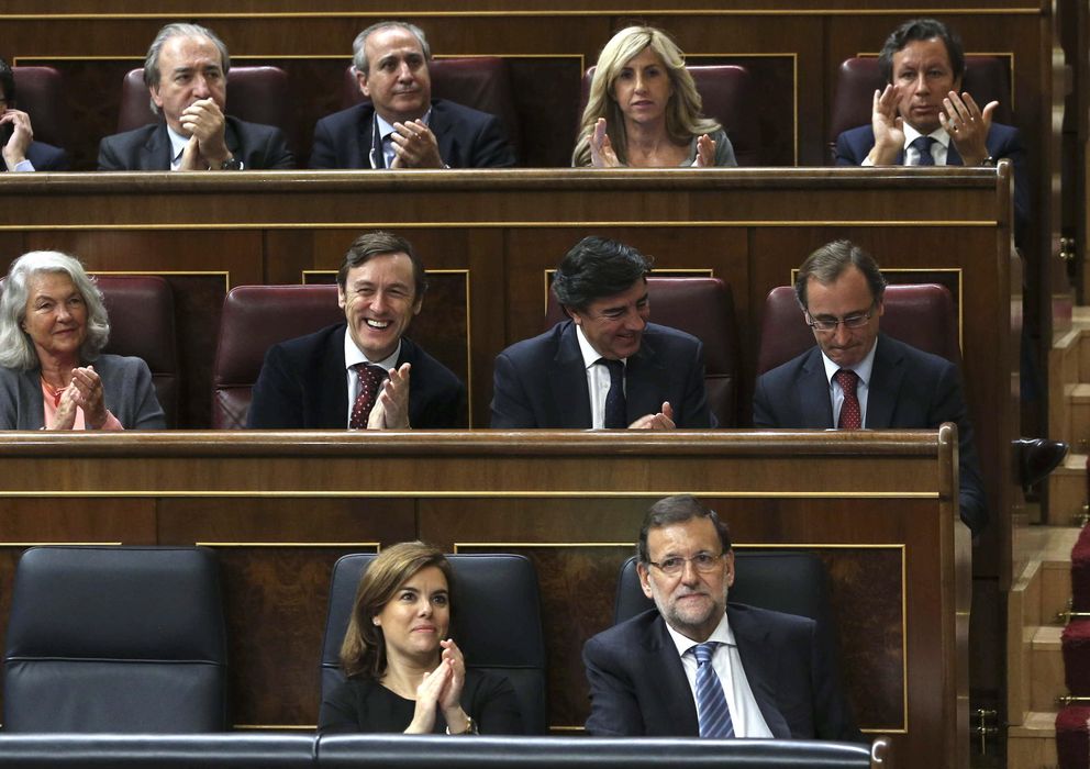 Foto: El presidente del Gobierno, Mariano Rajoy, junto a la vicepresidenta, Soraya Sáenz de Santamaría