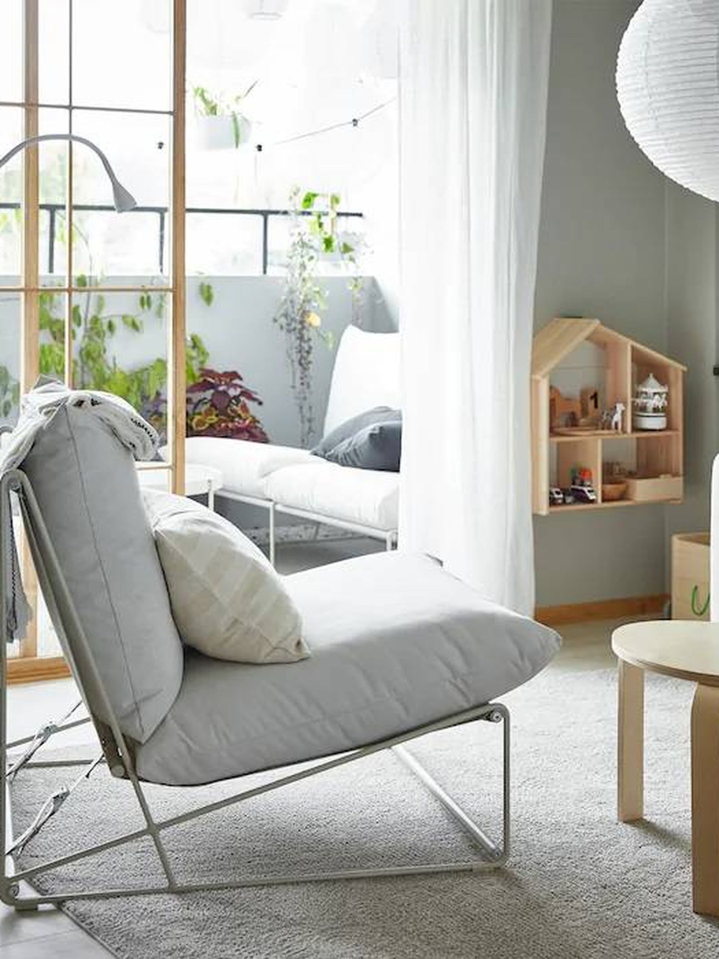Los colores blancos y la luz no deben faltar, como en esta estancia de Ikea. (Cortesía)