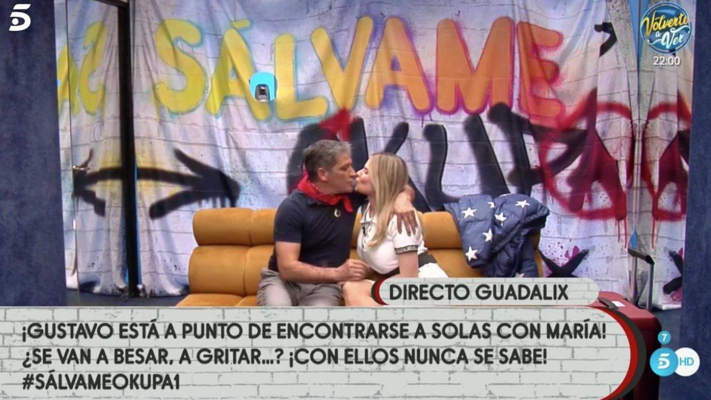 Gustavo González y María Lapiedra, en 'Sálvame Okupa'. (Telecinco)