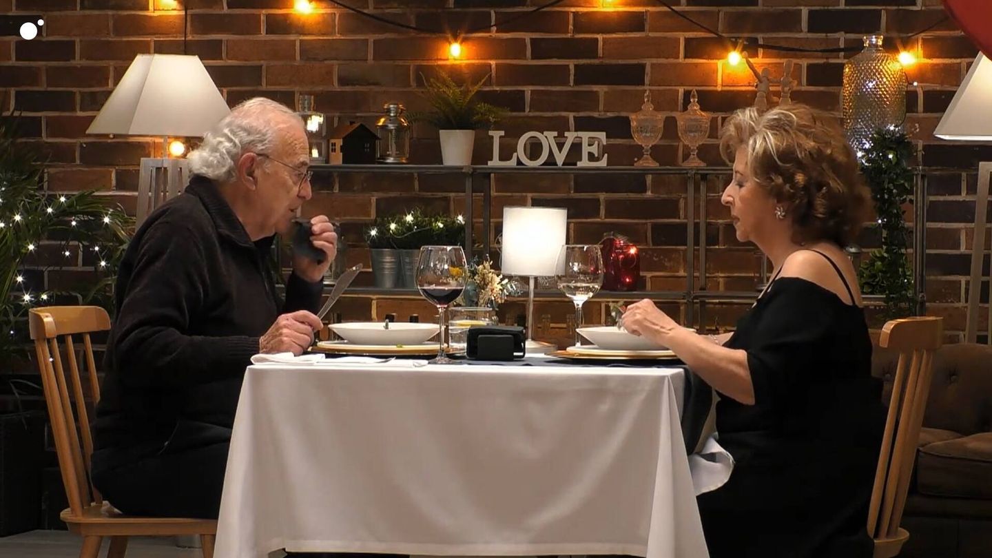 Tomás y Lola, en 'First Dates'. (Mediaset)