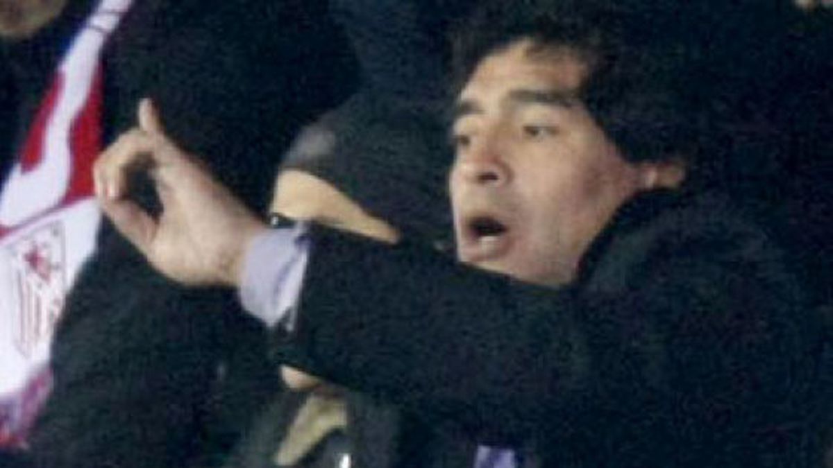 Maradona, molesto: "El diario 'The Sun' busca lo peor"