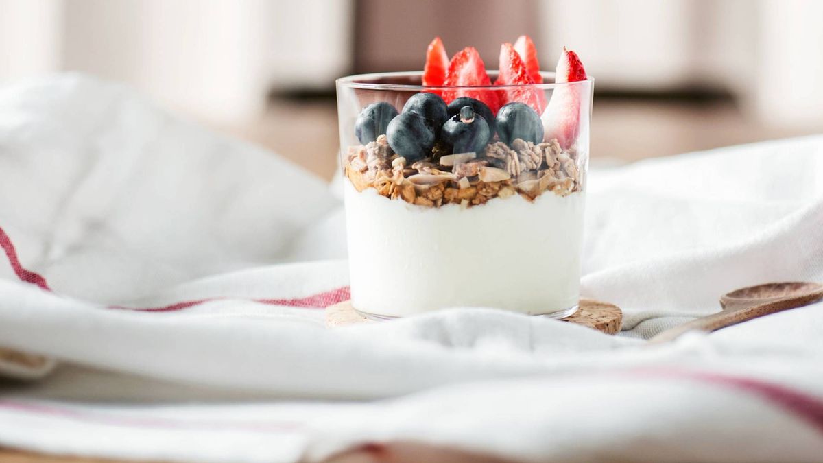 Dieta del yogur: así puede ayudar a tu metabolismo a adelgazar y a perder peso