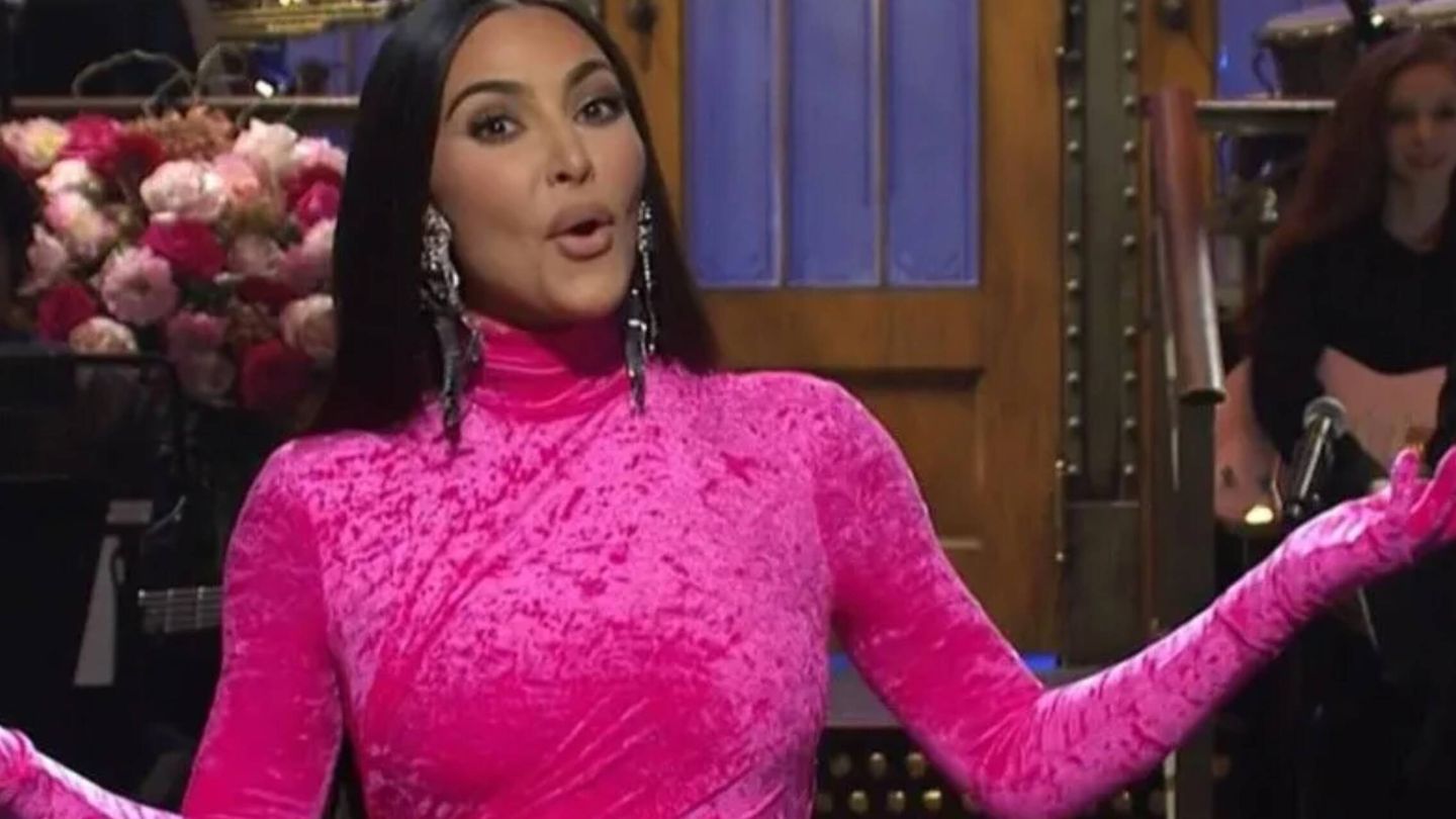 Kim Kardashian, durante su monólogo en 'Saturday Night Live' para la NBC. (Cortesía)