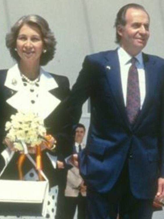 La reina Sofía y el rey Juan Carlos, en el año 1992. (EFE)