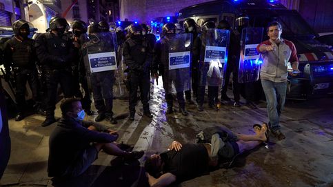La Policía desaloja un macrobotellón en Madrid con miles de jóvenes
