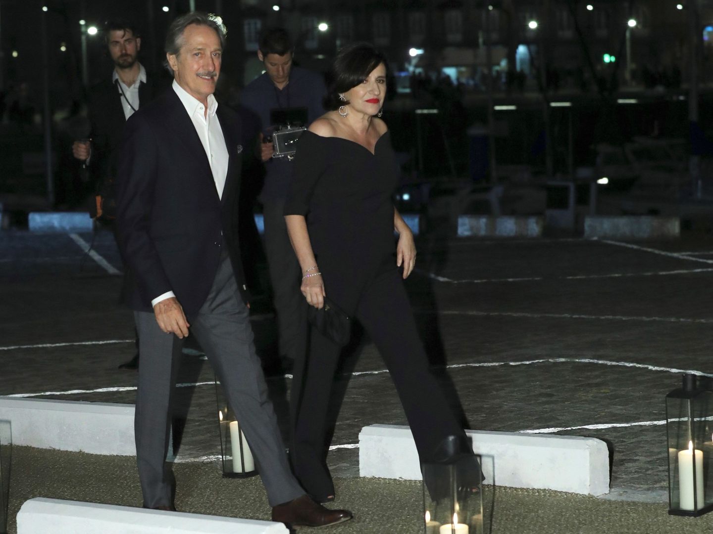 Roberto Torretta y su esposa, Carmen Echevarría, a su llegada al cóctel de la boda de Marta Ortega y Carlos Torretta. (EFE)