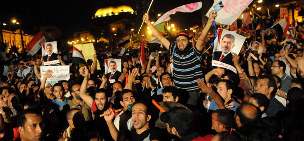 Foto: El Ejército egipcio amenaza con suspender hoy la Constitución si Mursi no rectifica