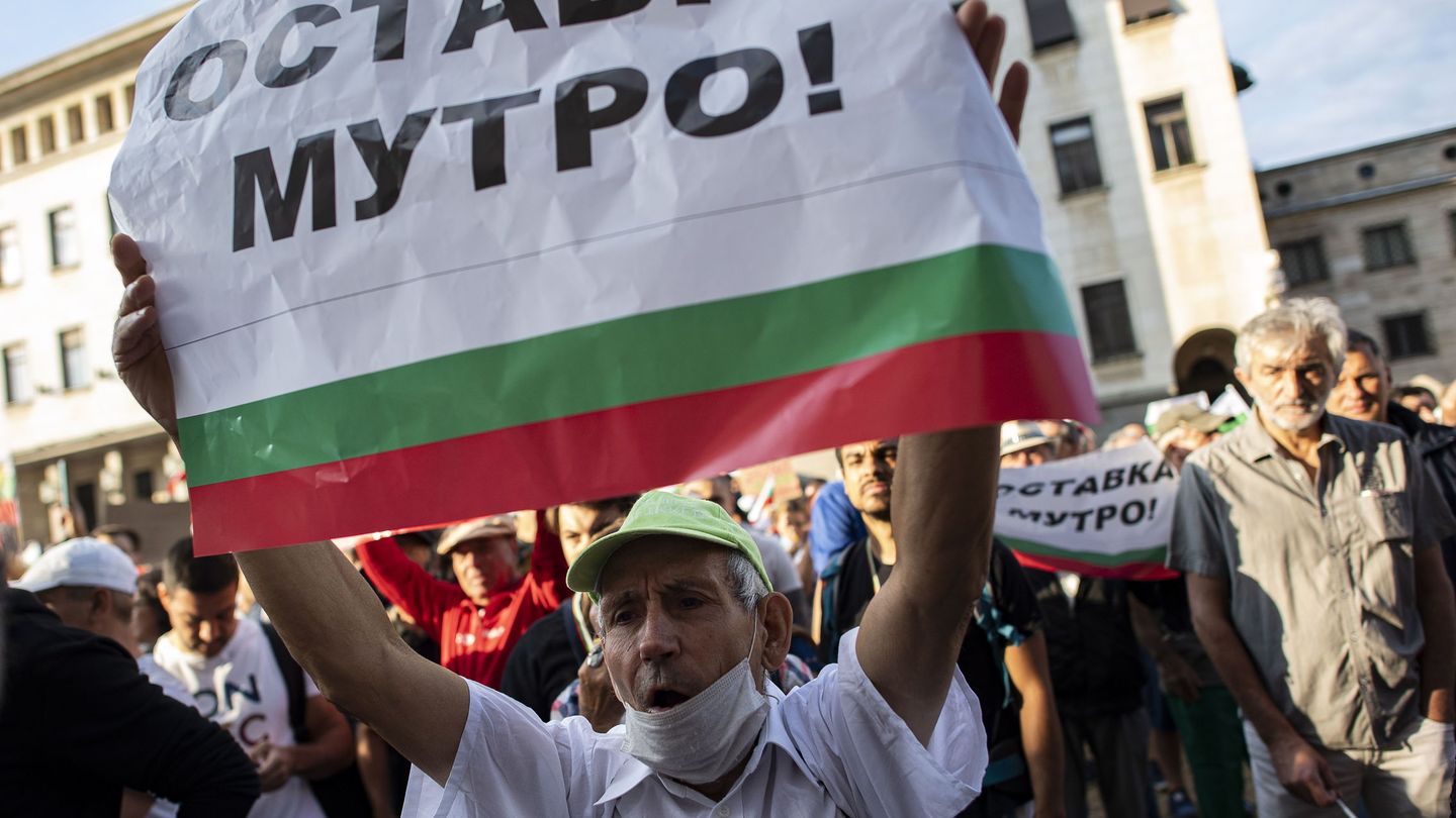 Protestas en Sofia (Bulgaria) el pasado verano pidiendo la dimisión de Borisov. (EFE)