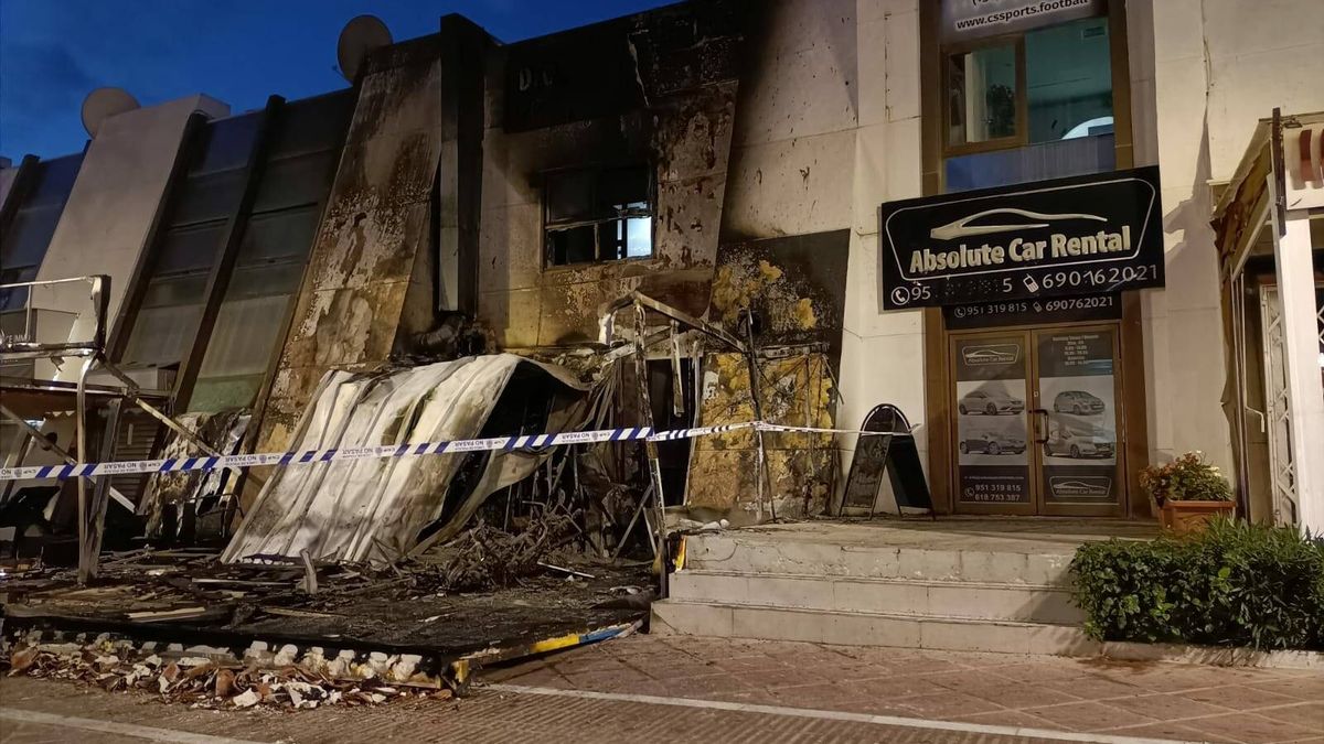 Investigan en Marbella los incendios de dos establecimientos en una misma madrugada