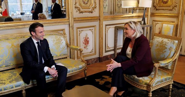 Foto: Macron, en una imagen junto a Le Pen. (EFE)