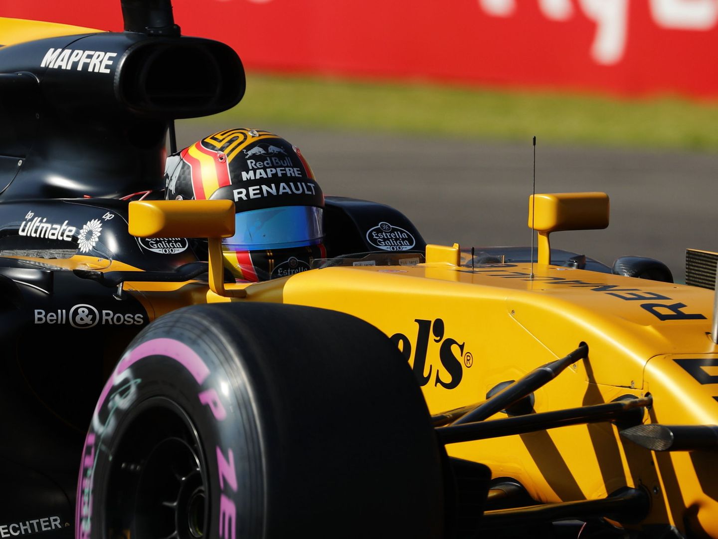 Carlos Sainz afronta su tercera carrera como piloto de Renault, la penúltima de la temporada 2017. (EFE)