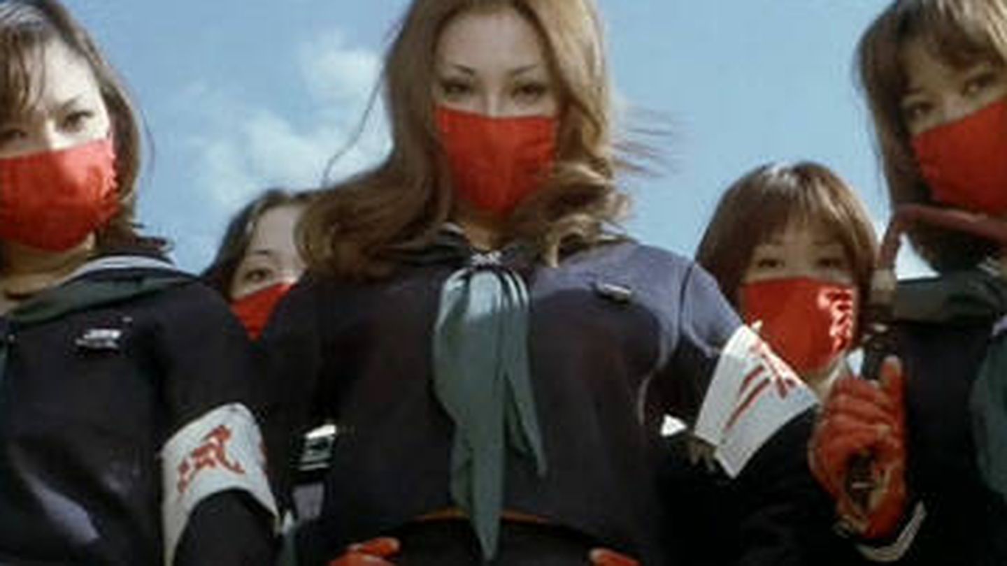 Fotograma de la película 'The Terrifying Girls High School'.  