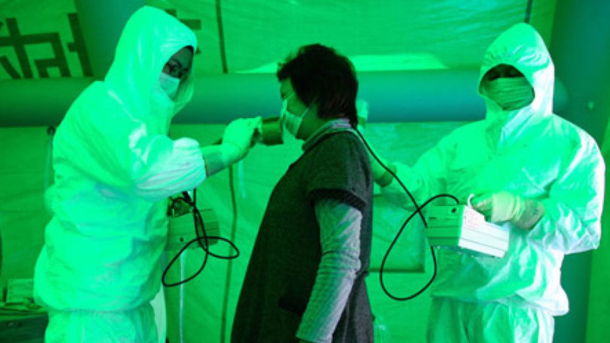 Los trabajadores de Fukushima podrían exponerse a "dosis letales" de radiación