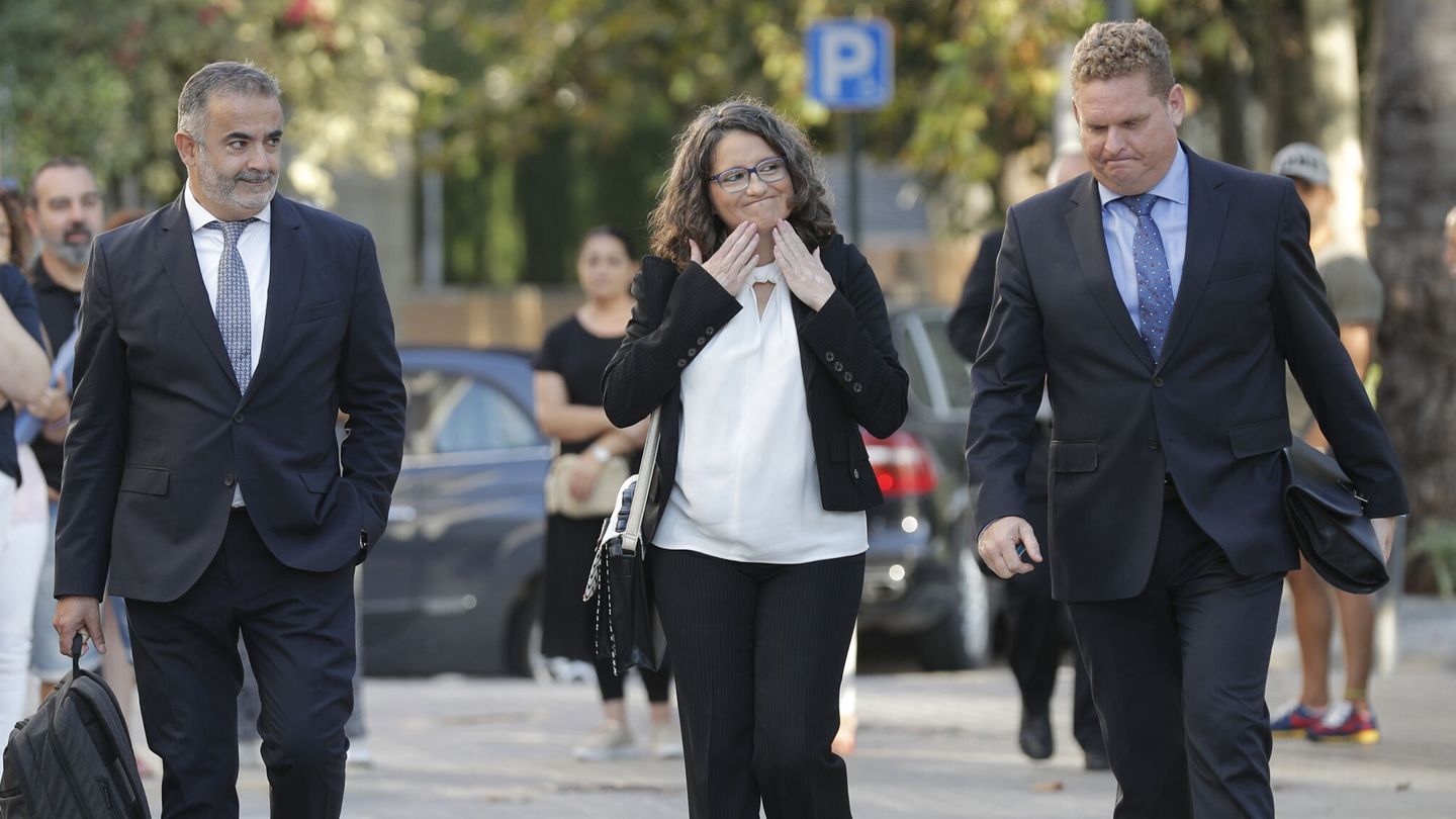 Mónica Oltra, a la entrada de los juzgados de Valencia. (EFE/Manuel Bruque) 
