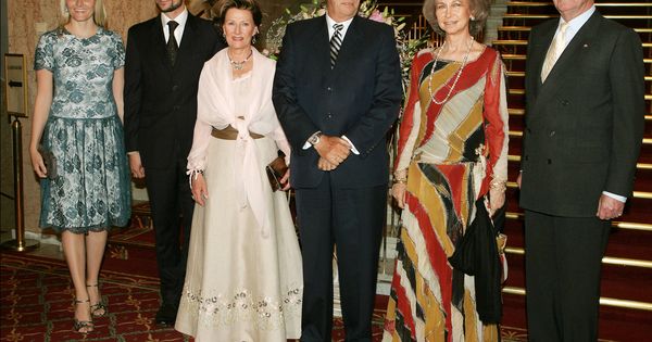 Foto: Los Reyes eméritos junto a Harald y Sonia de Noruega. (Gtres)