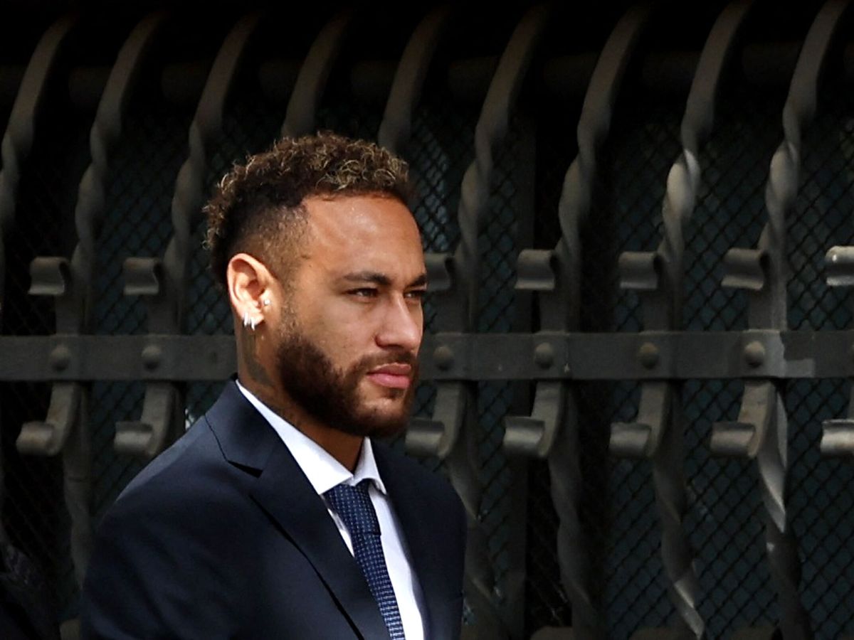 Foto: Neymar, en la entrada al juicio. (Reuters/Nacho Doce)
