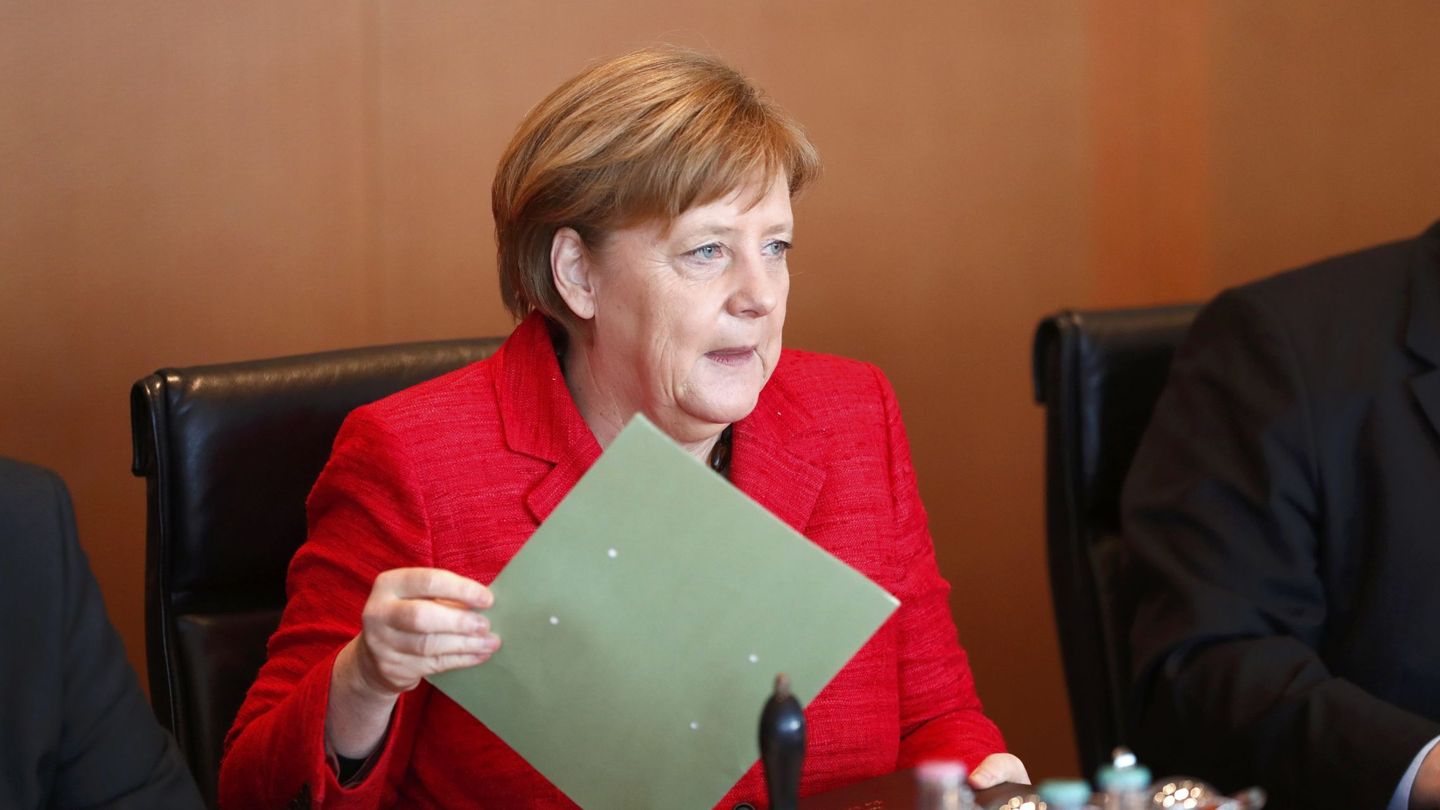 Angela Merkel se reúne con su gabinete en Berlín, el 29 de marzo de 2017. (Reuters)