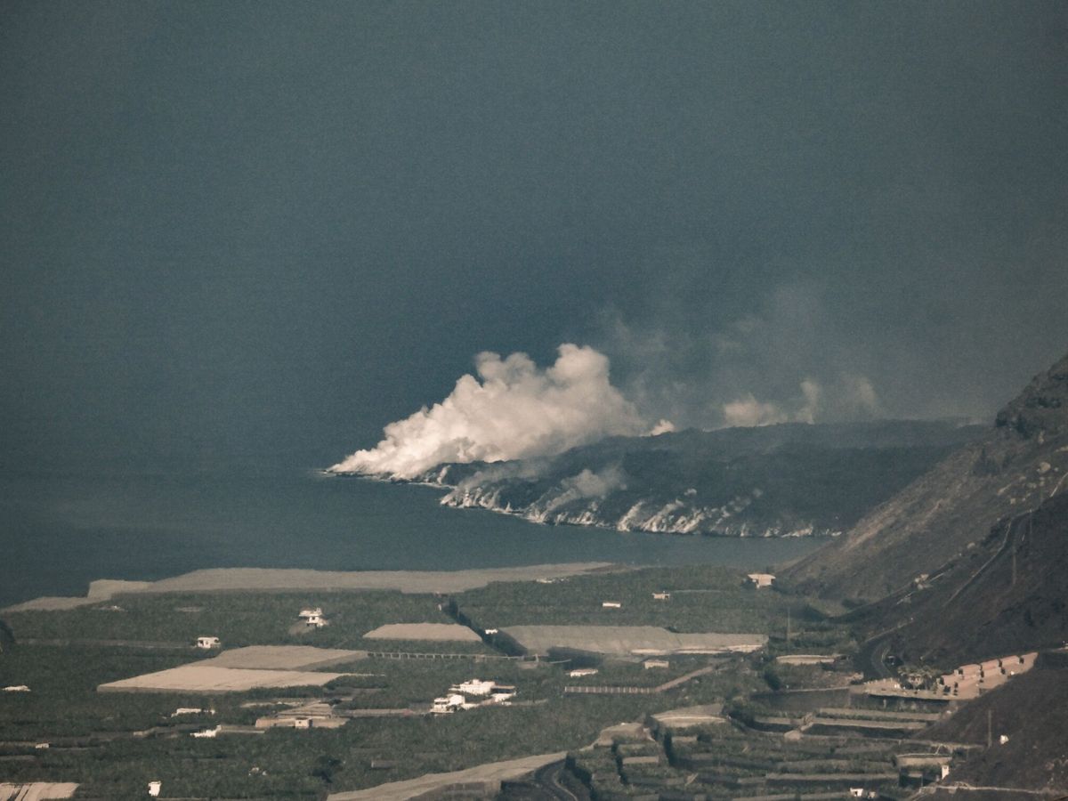 Foto: El delta formado por la colada de lava en La Palma (EFE)