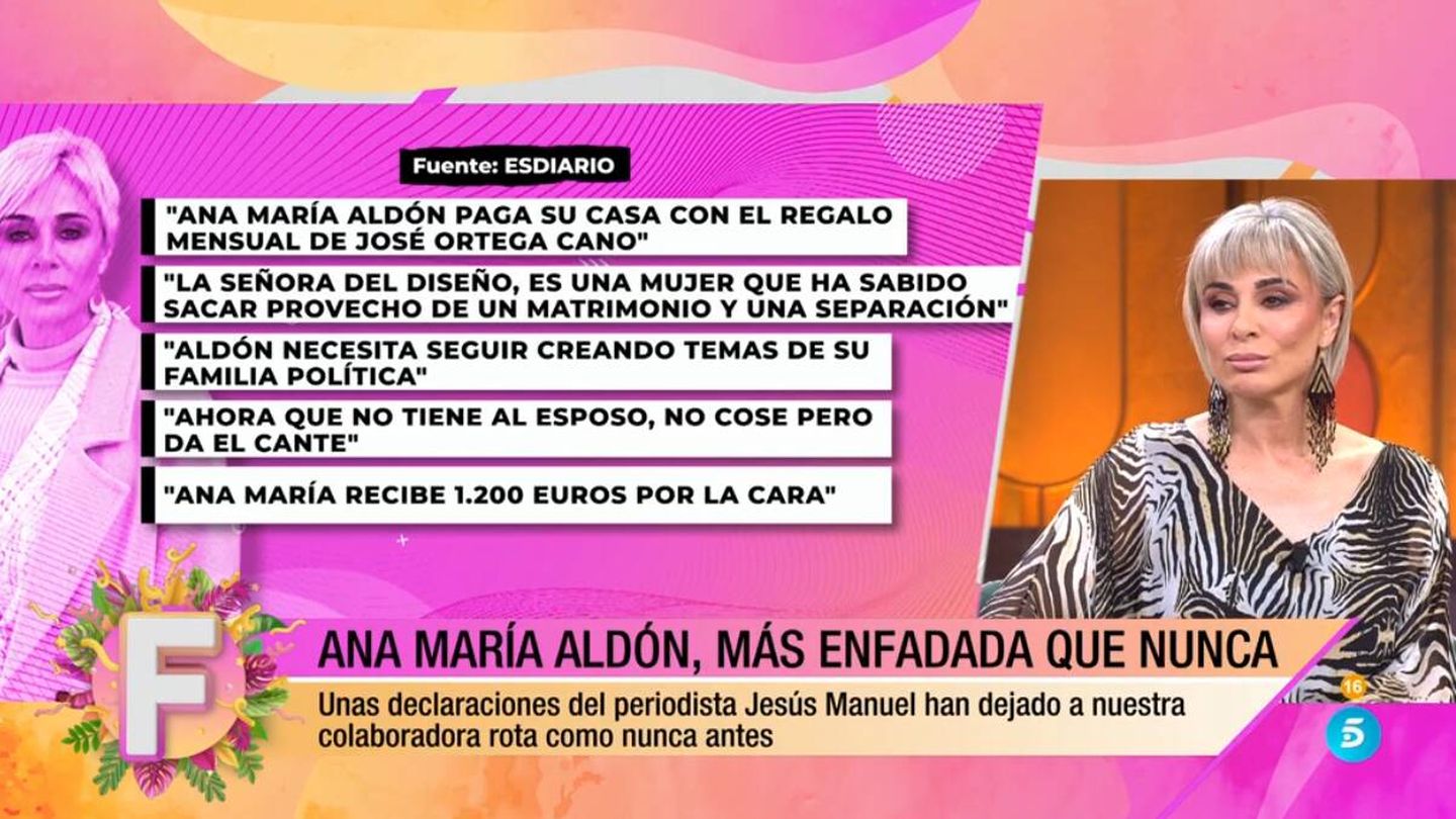 Ana María viendo los titulares que le ha dedicado Jesús Manuel Ruiz. (Mediaset)