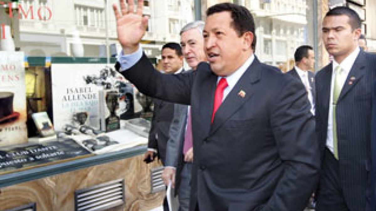 La oposición acusa a Chávez de viajar a España para darse “un barniz democrático”